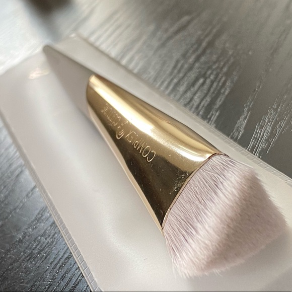 4 brand new makeup combo kit - Picture 5 of 6